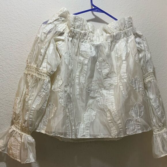 ALEXIS Off-The-Shoulder Three-Quarter Sleeve Crop Top - Picture 7 of 8